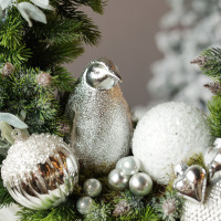 033. Новогодняя композиция в серебряном вазоне с блестящим пингвином