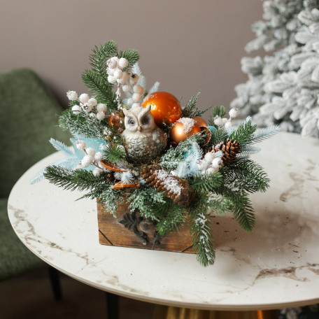 040. Новогодняя композиция с филином в деревянном ящичке