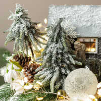 043. Новогодняя композиция в кашпо с домиком, елочками и подснежниками