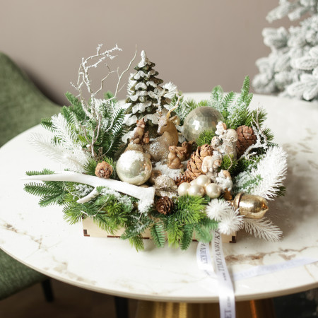 044. Новоголняя композиция с оленем и декоративным рогом