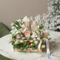 045. Новогодняя композиция с пряничными домиками и эльфами