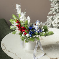 055. Новогодняя композиция в кашпо с лошадкой гжель