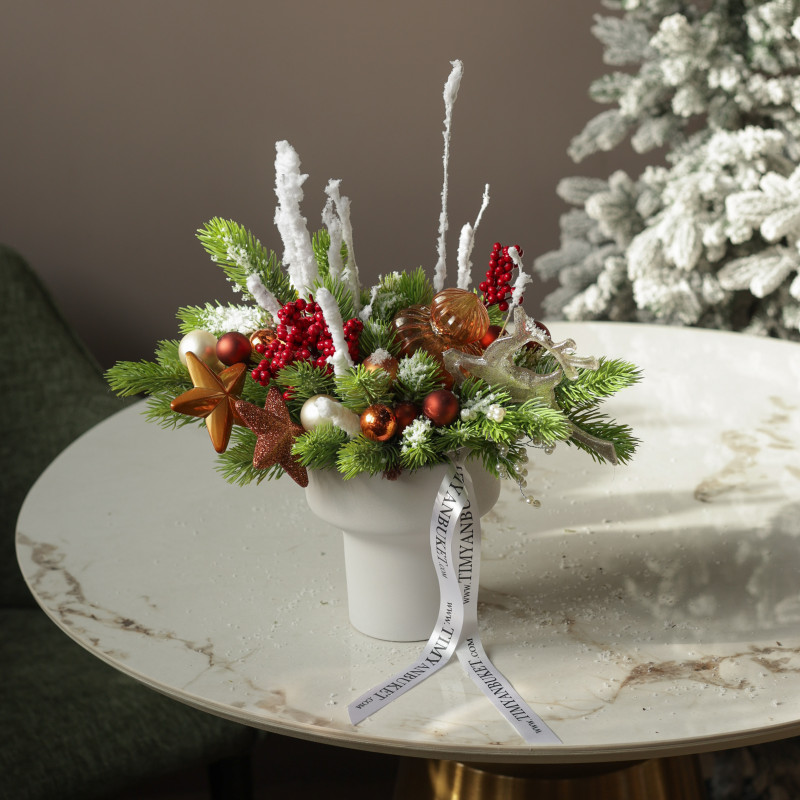 056. Новогодняя композиция в кашпо с красно-оранжевым декором