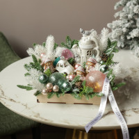 059. Новогодняя композиция нежная с домиком, эльфами и машинкой