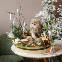 067. Новогодняя композиция с лесной пушистой совуньей и огоньками