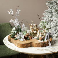 069. Уникальная новогодняя композиция на деревянном спиле с шишками, оленями и детками