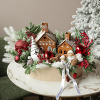 071. Новогодняя композиция с пряничными домиками, гномом и эльфами