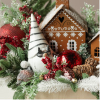 071. Новогодняя композиция с пряничными домиками, гномом и эльфами