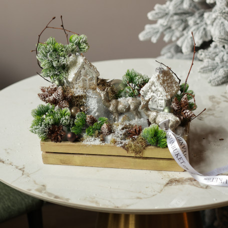 072. Новогодняя композиция с жемчужными домиками и серебряными оленями