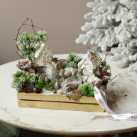 072. Новогодняя композиция с жемчужными домиками и серебряными оленями