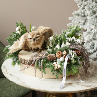 074. Новогодняя композиция с пушистым филином на спиле и подснежниками