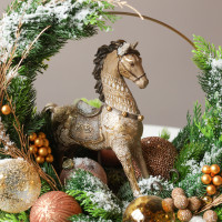 090. Новогодняя композиция в золотом подносе с бронзовой лошадкой