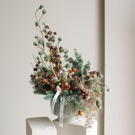 103. Композиция с изумрудно-оранжевым декором и прозрачным оленем