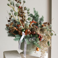 103. Композиция с изумрудно-оранжевым декором и прозрачным оленем