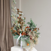 103. Композиция с изумрудно-оранжевым декором и прозрачным оленем