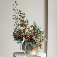 103. Композиция с изумрудно-оранжевым декором и прозрачным оленем