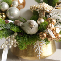 106. Композиция с бело-золотым декором с птицейй и жемчужным грибочком