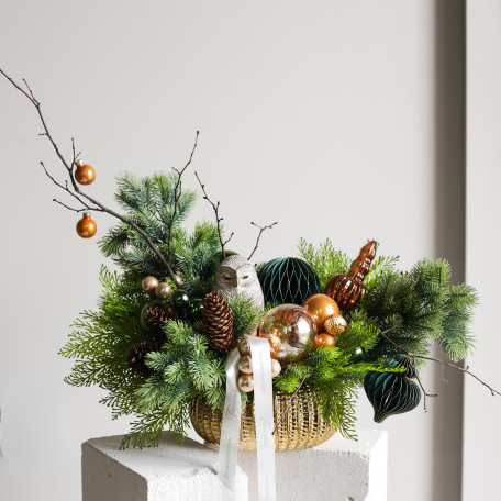 112. Композиция с оранжево-изумрудным декором и фигуркой филина