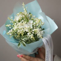 Мини-букет ландышей с мини-нарциссами