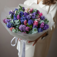 Букет ароматных гиацинтов с эвкалиптом (цвета микс, в асс)