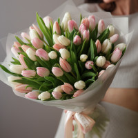 Букет нежных тюльпанов, 51 шт