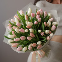Букет нежных тюльпанов, 51 шт