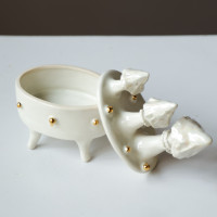 Авторская шкатулка на ножках с тремя грибами (фарфор)