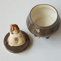 Авторская шкатулка с принцем в короне (фарфор)