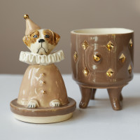 Авторская шкатулка с королевским бежевым псом (фарфор)