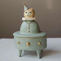 Авторская шкатулка с королевским котом (фарфор)