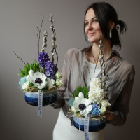 Пасхальная композиция с анемоном, гиацинтами и вербой