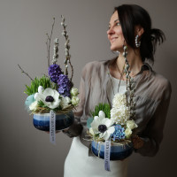 Пасхальная композиция с анемоном, гиацинтами и вербой