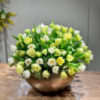 Боул с пионовидными тюльпанами