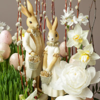 Пасхальная композиция изысканная с пионами и парой невероятных кролей