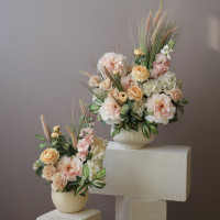 Интерьерная композиция в кашпо в пудровой гамме, M