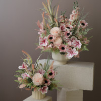 Интерьерная композиция в кашпо в розовой гамме, M