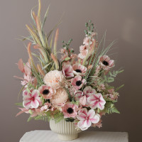 Интерьерная композиция в кашпо в розовой гамме, M