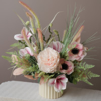 Интерьерная композиция в кашпо в розовой гамме, S