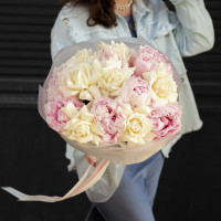 Букет французские розы и пионы (медиум)