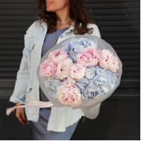 Букет из пионов и гортензии (разные цвета)