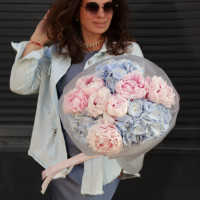 Букет из пионов и гортензии (разные цвета)