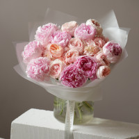 Букет пионы, гортензии, розы