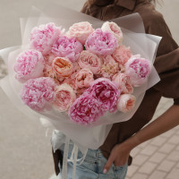 Букет пионы, гортензии, розы