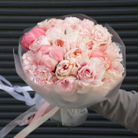 Букет пионовидные розы, пионы и гортензия