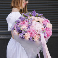 Букет круглый с пионами, розами и гортензией