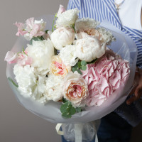Букет круглый с пионами и гортензией
