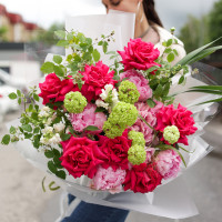 Букет с французскими розами и пионами