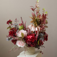 Композиция из искусственных цветов с пионами, розами и хризантемами, S