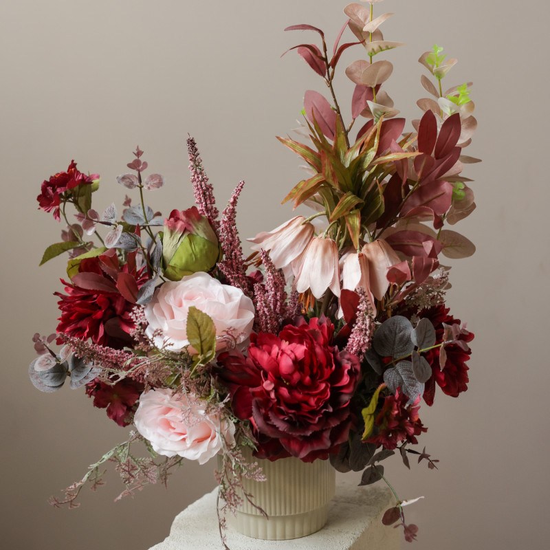 Композиция из искусственных цветов с пионами, розами и хризантемами, S