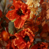 Композиция из искусственных цветов с маками, гранатами и хризантемами